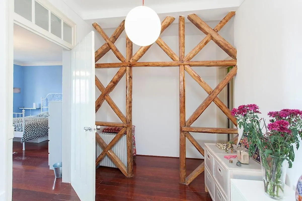 Central Terrace Apartment At Typical Bica And Chiado Lisbon