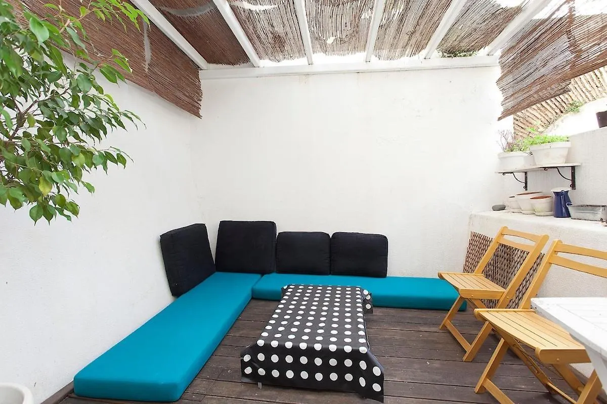 Central Terrace Apartment At Typical Bica And Chiado Lisbon