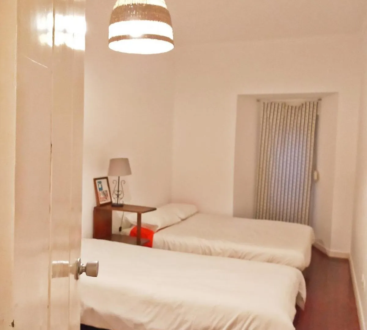Central Terrace Apartment At Typical Bica And Chiado Lisbon